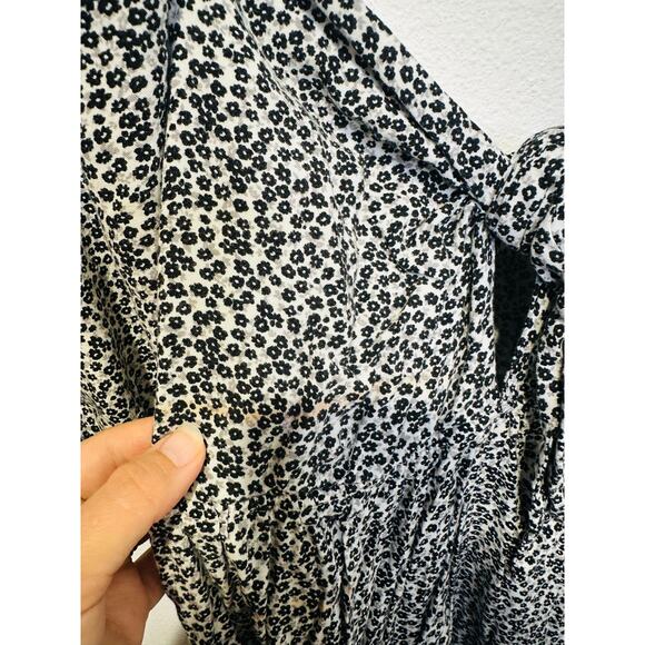 SLATE & WILLOW Women's White Black Ditsy Floral Tie Front Midi Dress Size Small - Picture 7 of 11